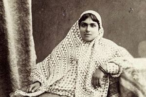 سفر به عصر قاجار؛ از «ایستگاه راه آهن تهران» تا «مظفرالدین شاه و صندلی چوبی» 