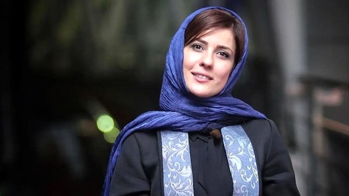 استایل مینیمال و لوکس سارا بهرامی در یک جشن هنری چشم‌ها را خیره کرد
