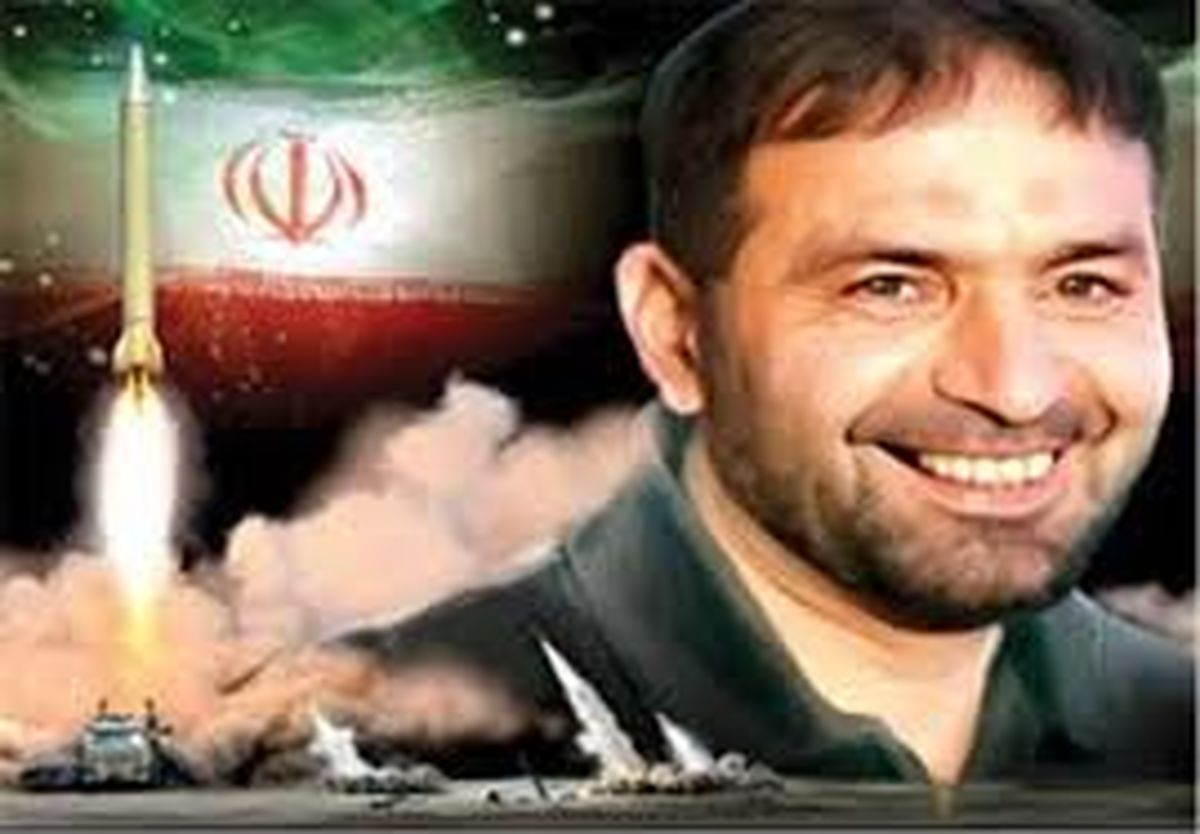 سفر به تاریخ؛ «حسن طهرانی مقدم، پدر موشکی ایران» در حال استتار خودرو در جبهه؛ دهۀ 60