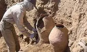 کشف گنج بعد از آوار شدن سقف یک خانه در تهران