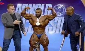 دومین قهرمانى هادى چوپان در ۲ هفته، این بار در انگلستان/ او با آرنولد و رونى کلمن جشن قهرمانى گرفت!/ تصاویر
