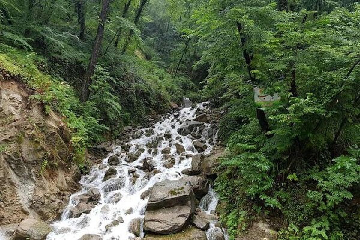 سقوط مرگبار یک گردشگر در آبشار آب پری