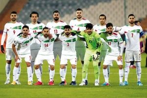 انتقاد تند مجری معروف به تیتر شرق و روزنامه کیهان بعد از باخت تیم ملی روی آنتن زنده/ ویدئو