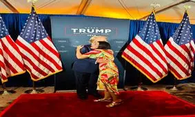 معشوقه ترامپ؛ زن مرموز کاخ سفید / لورا لومر کیست؟