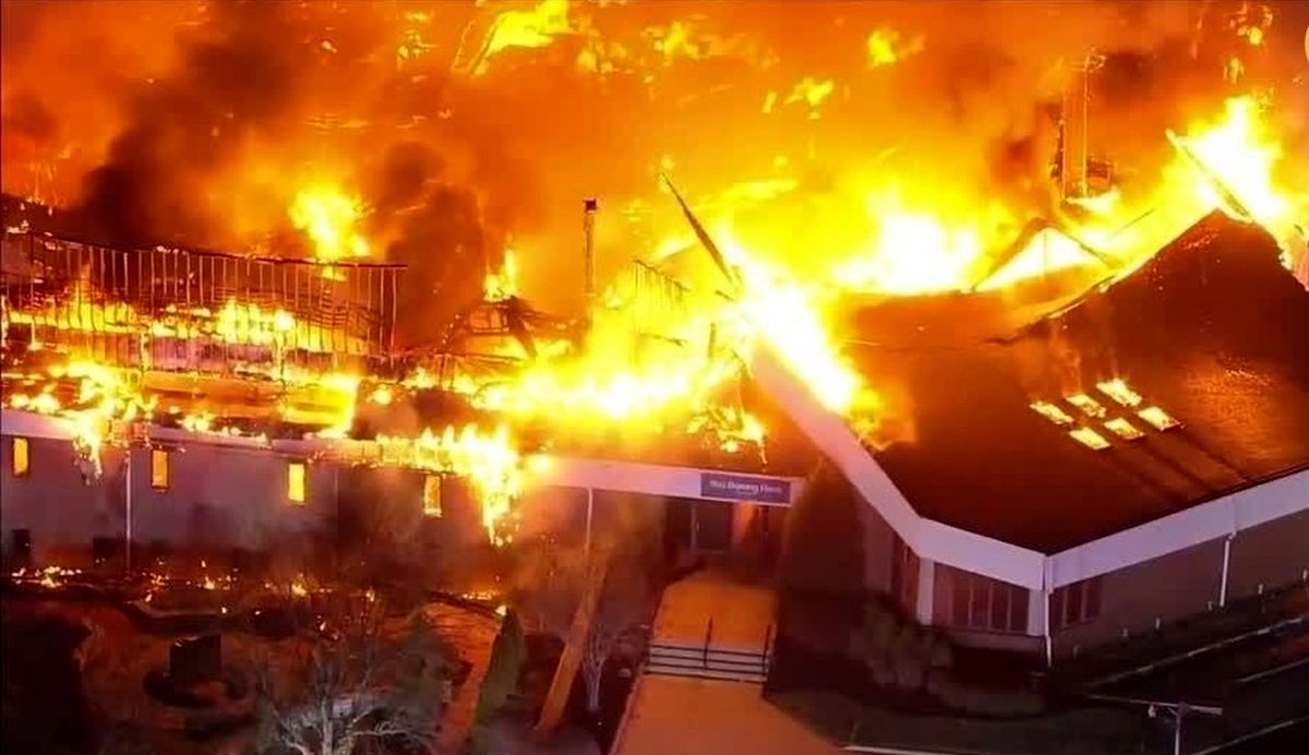 آتش سوزی عظیم کلیسای نیوجرسی را ویران کرد/ ویدئو