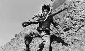 معروف‎‌ترین عکس عاشقانه دنیا که جعلی بود