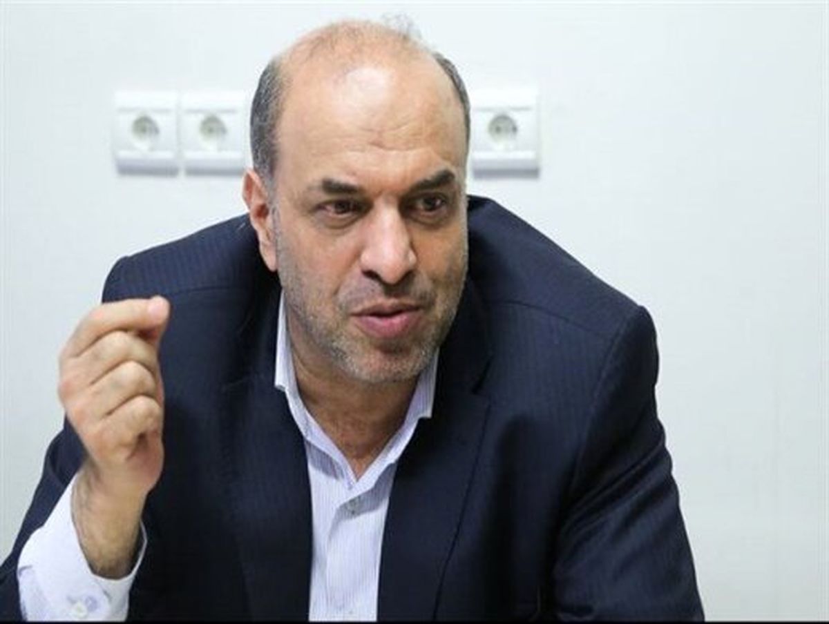 اگر دولت نمی تواند مشکلات اقتصادی را حل کند، کنار برود