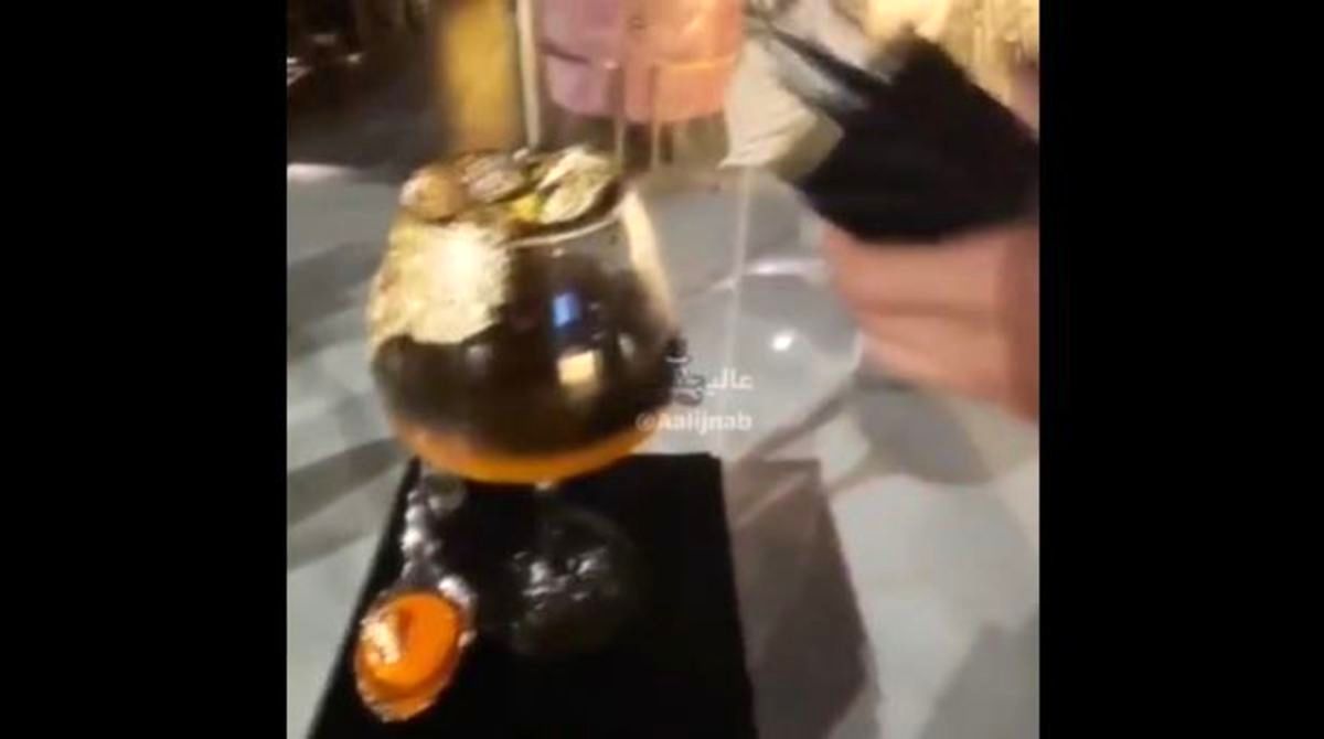 سرو نوشیدنی با ورق طلا در رستوران لاکچری تهران/ ویدئو