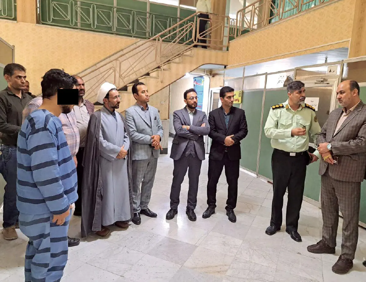 احکام قطع دست سارقان را اجرا کنید