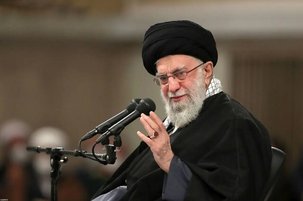 مراسم چهلم شهدای جنگ اخیر با حضور رهبر انقلاب

