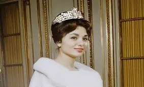  سفر به تاریخ؛ غواصی «فرح» در آب های جزیره کیش/ عکس