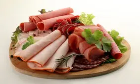 سوسیس و کالباس نخورید تا از شر این امراض در امان باشید