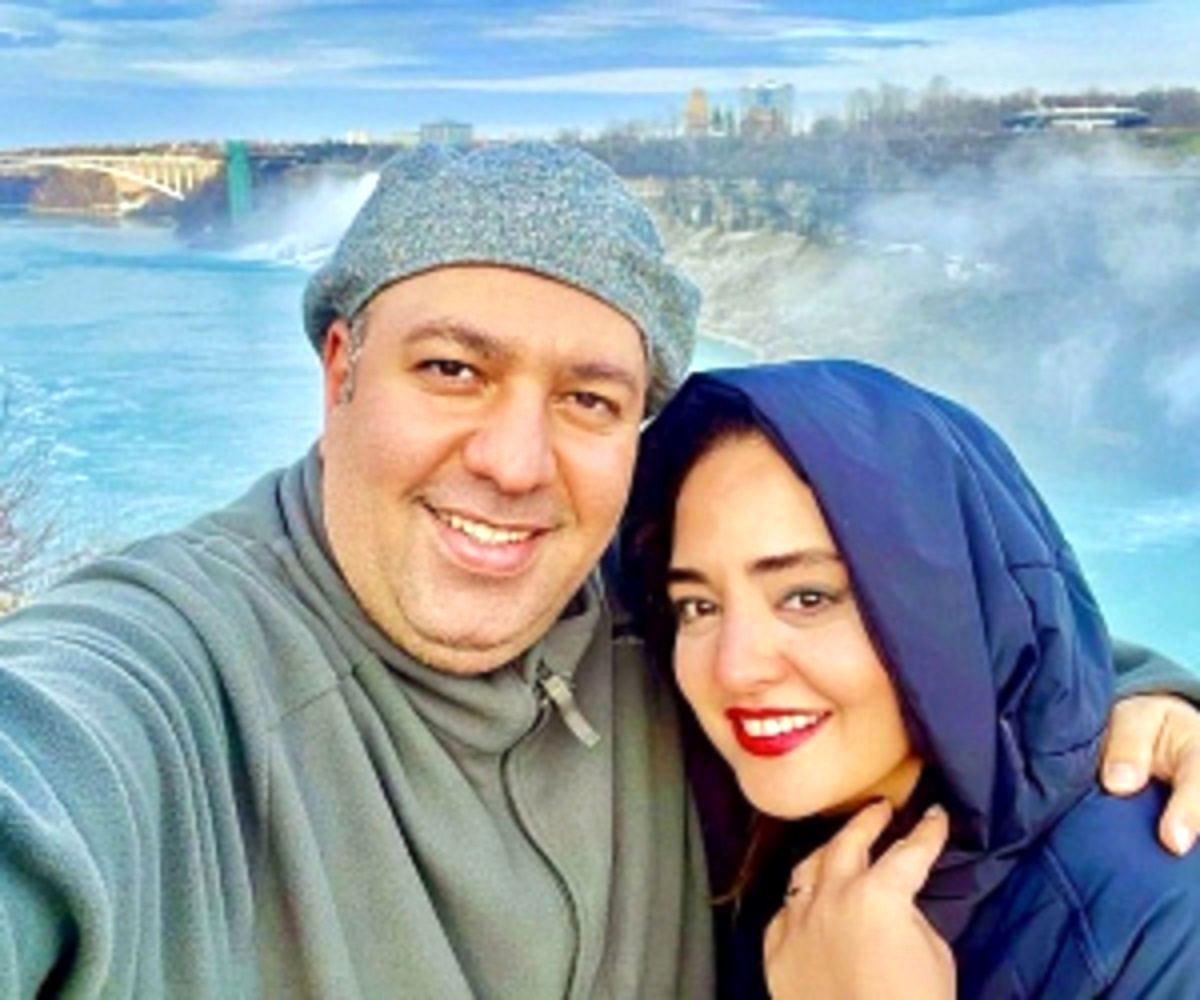  تهران گردی نرگس محمدی به همراه علی اوجی و خواهرش 