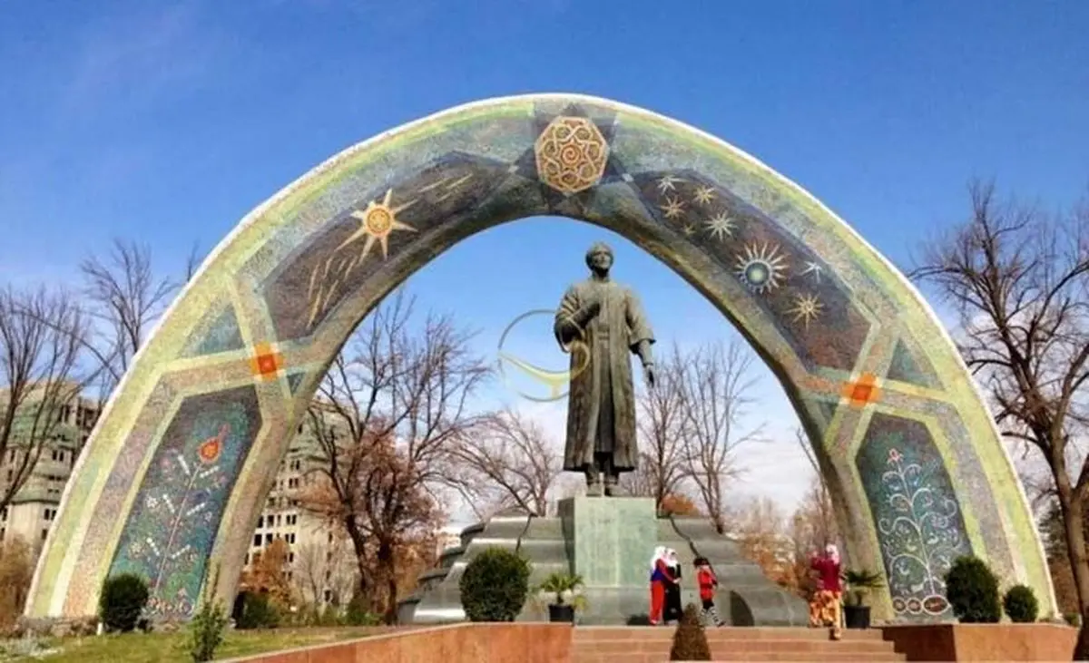 رودکی شاعر؛ از عزیزی در دربار سامانی تا کور شدن به دست پادشاهان

