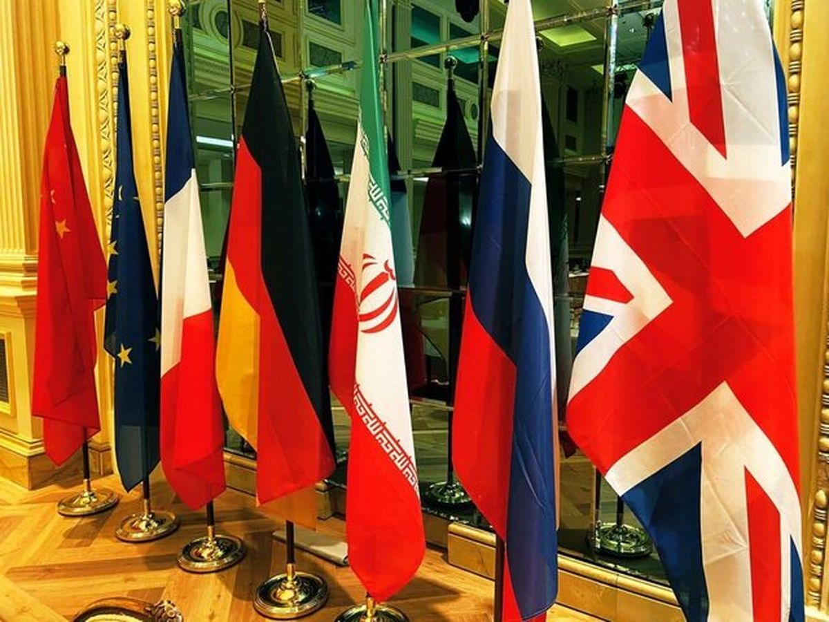 مهلت یک ماهه تیم مذاکره کننده ایران به تروئیکای اروپا برای توافق