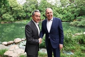 رایزنی وزیران خارجه روسیه و چین درباره ایران
