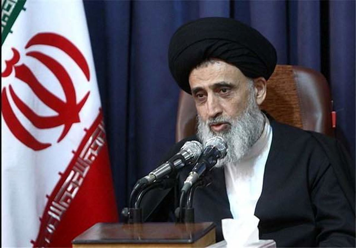 توصیه امام جمعه موقت یزد: با سوءظن تمام با آمریکا و غرب مذاکره کنید