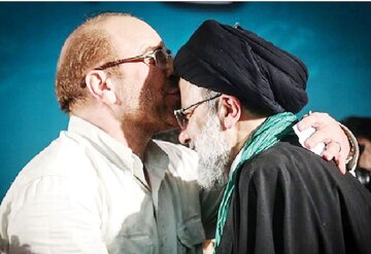 خالص سازها به سراغ قالیباف رفتند/ حمله همه جانبه برای جلوگیری از ریاست مجدد قالیباف بر مجلس/ پایداری ها پشت متکی می ایستند؟