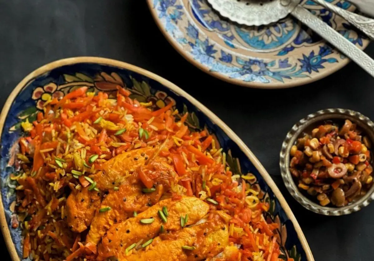طرز تهیه هویج پلو با فیله مرغ زعفرانی لذیذ