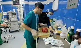 خارج‌کردن تومور ۱۱ کیلویی از شکم بیمار