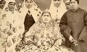 سفر در زمان؛ عکس دسته‌جمعی «زنان ناصرالدین شاه» در یک مراسم جشن 