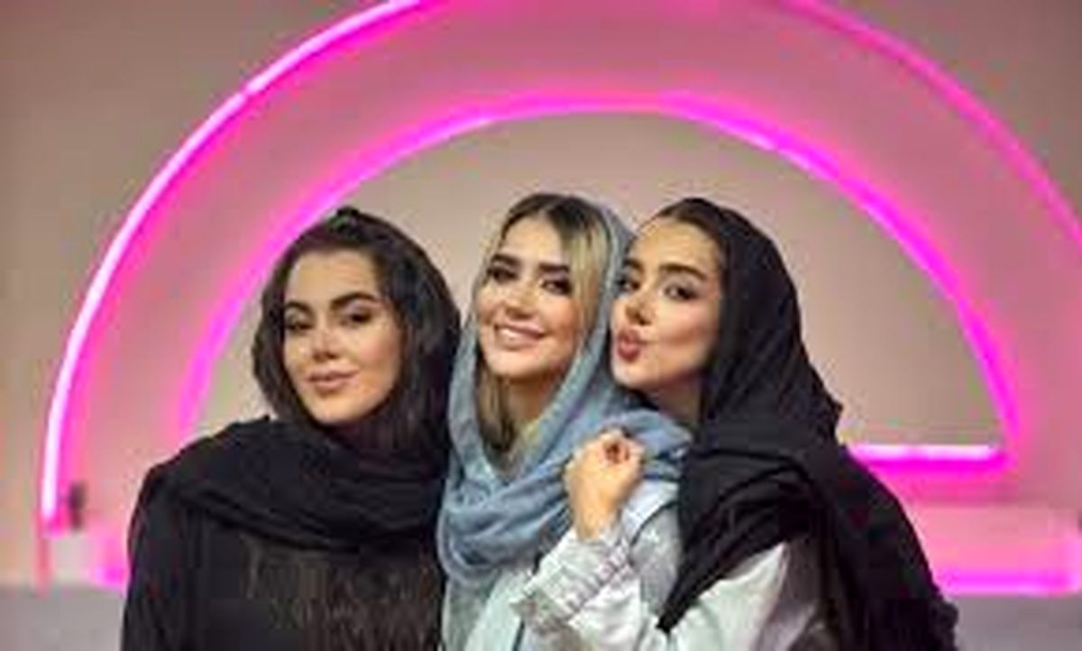  تشییع جنازه 2 خواهر بلاگر تینا و تانیا در تهران/ ویدئو 