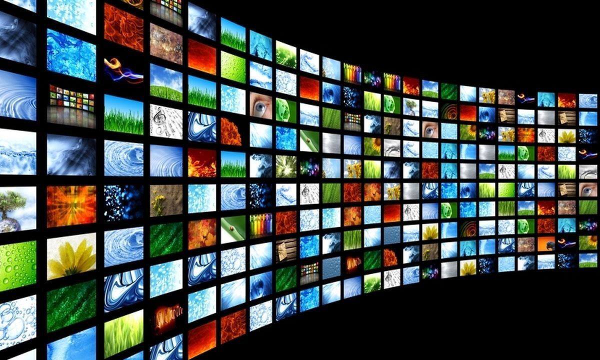 بیشتر تصاویر با هدف نشان دادن آمار بالای مشارکت کنندگان، لانگ شات نشان داده میشود/ شمار قابل توجهی که ایرانی نبوده و احتمالا برای شرکت در این تجمع اجاره شده بودند