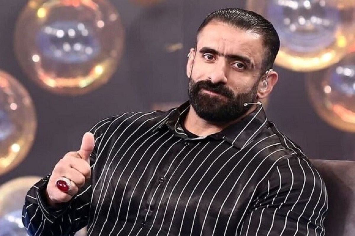 استوری هادی چوپان از هیکل پسرش