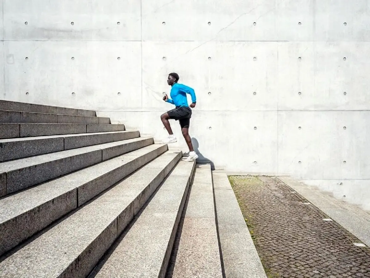 نفس نفس زدن بعد از بالا رفتن از پله ها؛ طبیعی است یا نشانه مشکل؟