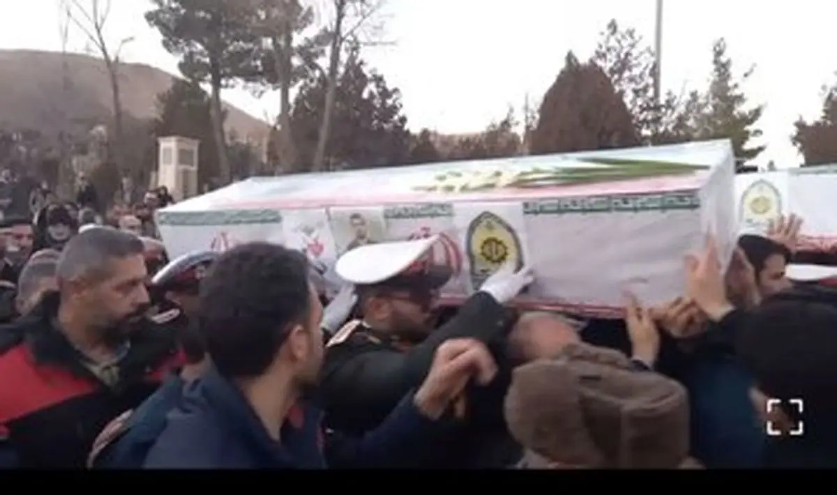 کرمانشاه ۲ پاسدار شهید تقدیم کرد