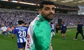 مهدی طارمی با پرچم ایران پس از پیروزی پورتو/ ویدئو


