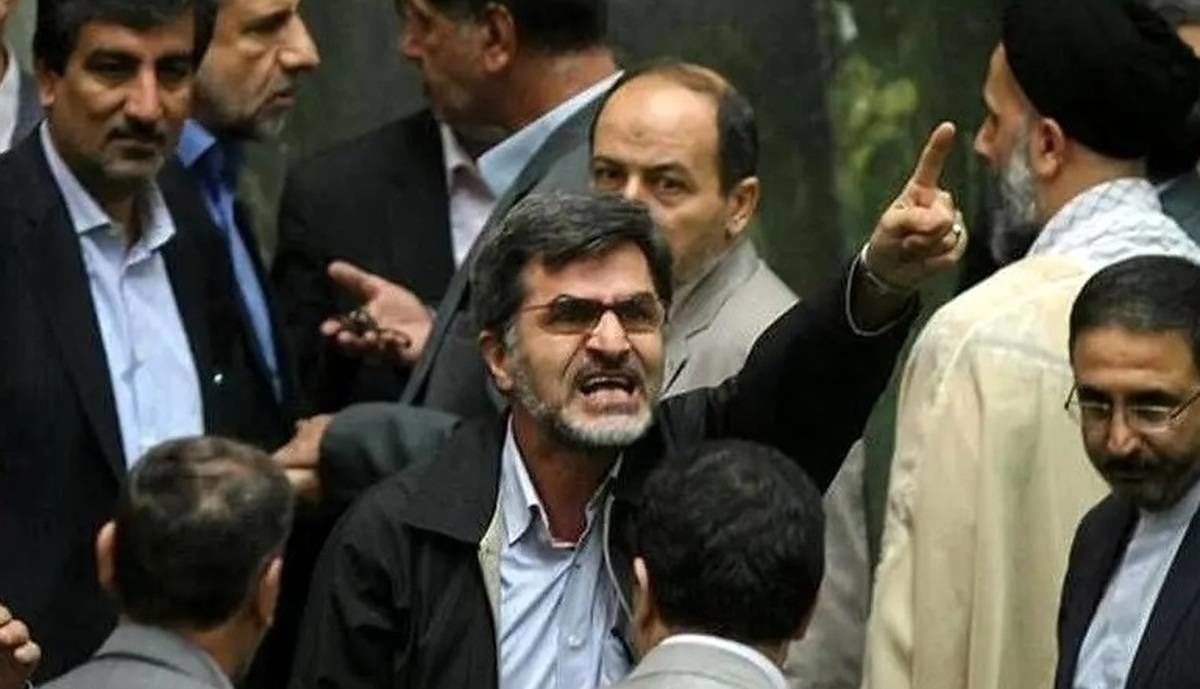 آقای باقری! ساکت شو نوبت بگیر حرف بزن؛ فکر میکند چون روحانی است اجازه دارد هر کاری بکند/ ویدئو