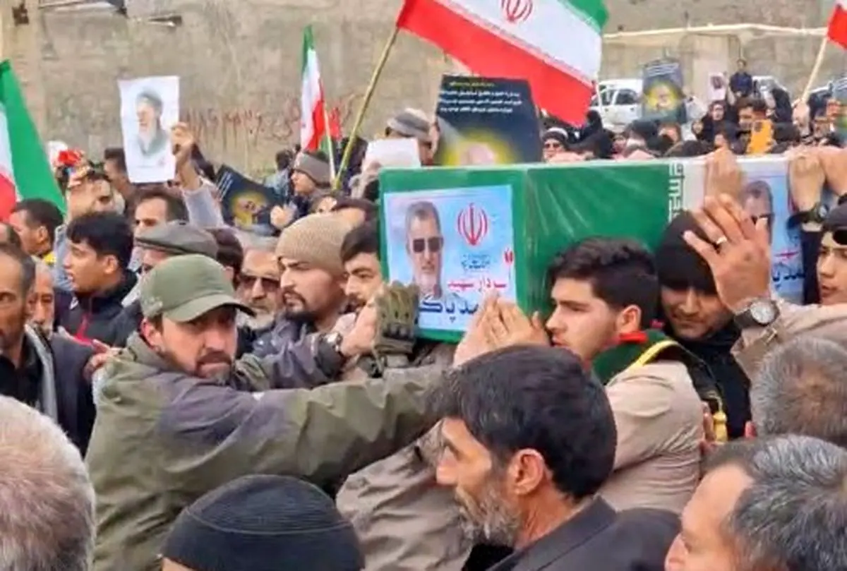 مراسم تدفین سپهبد شهید پاکپور  در جوار برادر شهیدش | فیلم