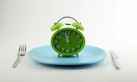 بهترین فاصله زمانی غذا خوردن برای کاهش وزن