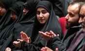 سفر به تاریخ؛ «زینب، دختر سردار سلیمانی» در حال گفتگو با «ژاله صامتی» در یک مراسم 