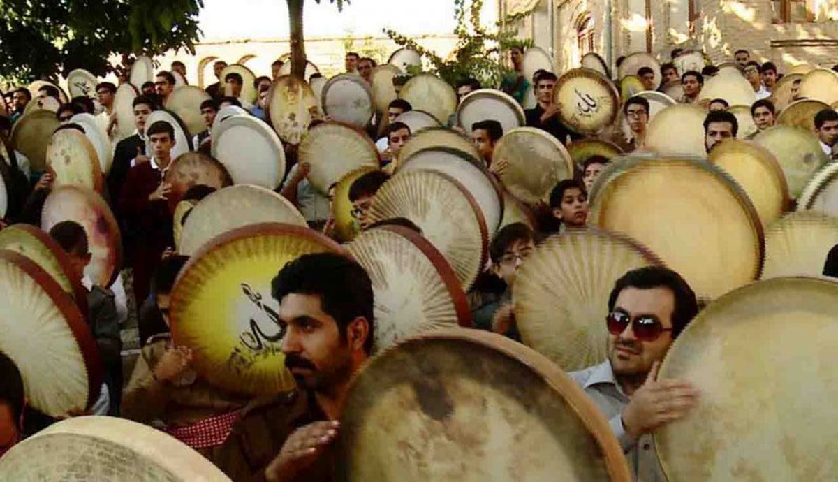 همنوازی سیصد نفر از دف نوازان کردستان و کرمانشاه در باغ هنر ایرانی/ ویدئو