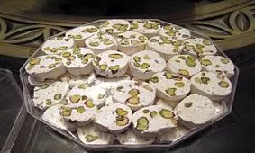 شیوه جذاب قالب زدن گز را ببینید