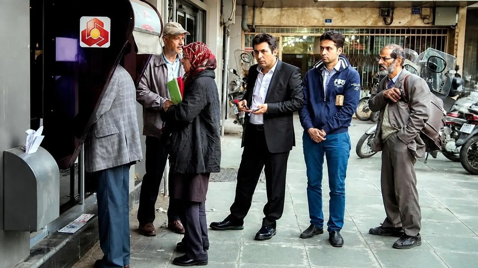 اگر جنگ شبکه بانکی را مختل کند، با کارت بانکی چه می‌کنیم؟ | مانور جنگی برای کارت‌خوان‌ها و خودپردازها