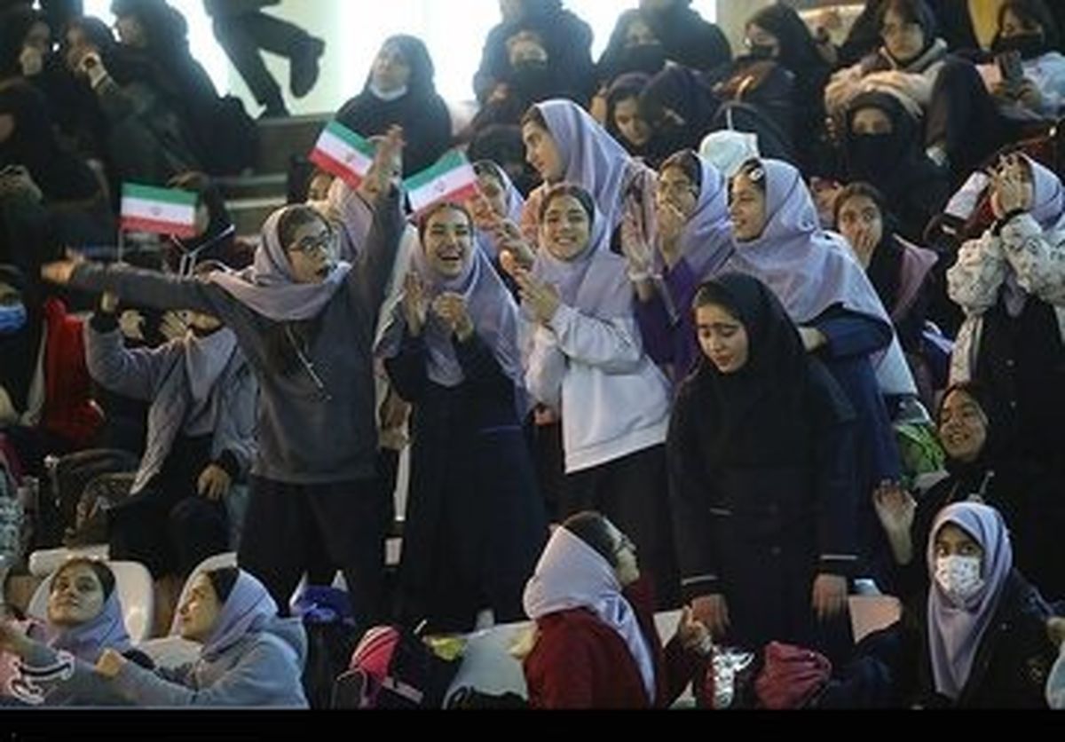 تصاویری از ژست های جالب دختران «رای اولی» تهران