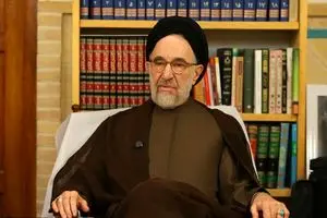 سید محمد خاتمی: حوادث اخیر باید روشن و باورپذیر تببین شده و دستگیری‌ها و احضارها و احکام نامناسب متوقف شود/ مذاکرات پیش رو میان آمریکا و ایران بسیار مهم است/ هم آمریکا و هم ایران با درک انگاره‌ها و انگیزه‌های خطرناک اسرائیل، در دام توطئه‌ نیفتند