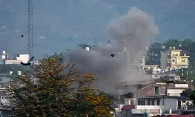 ۱۰ نفر از اعضای خانواده رهبر گروه پاکستانی جیش محمد در حملات هند کشته شدند

