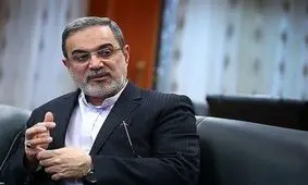 سرود سلام فرمانده را با بخشنامه وزیر و با اجبار در مدارس پخش کردند/ ویدئو