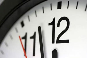 قانون لغو تغییر ساعت شاید به ۱۴۰۱ نرسد!