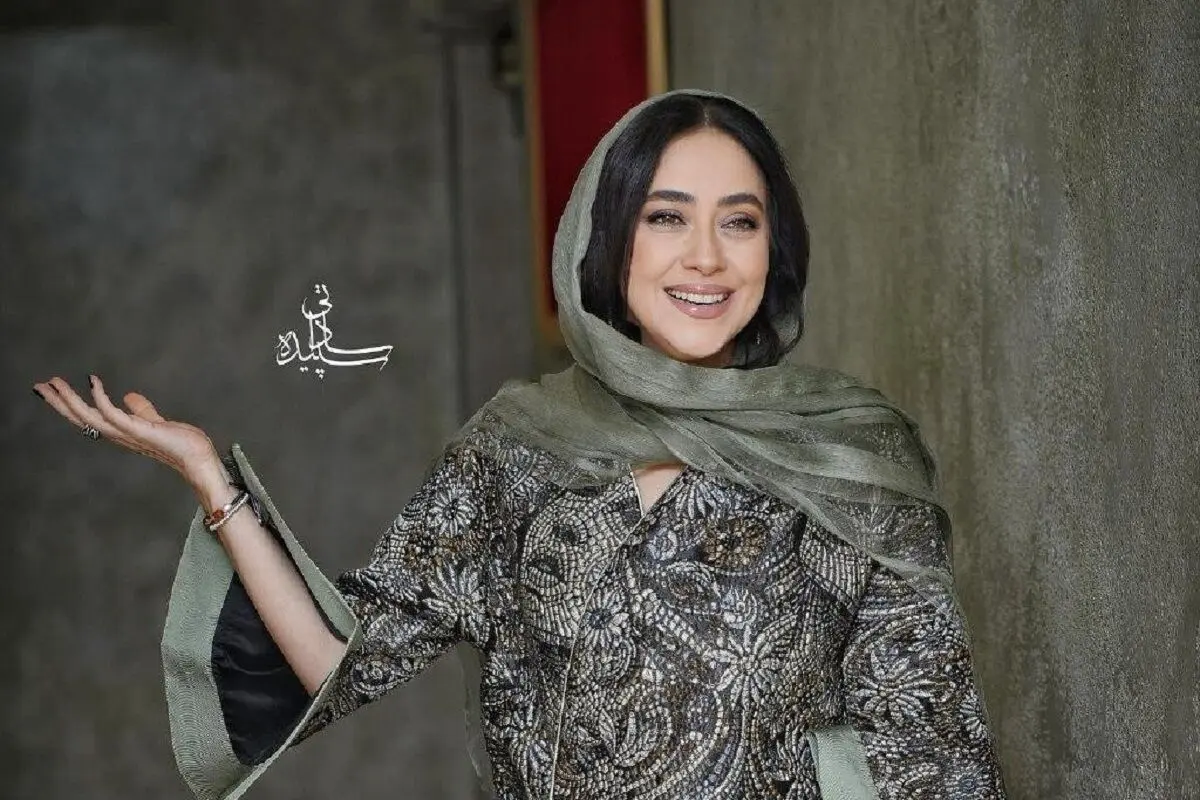 استایل چشم نواز بهاره کیان افشار در یک مکان زیبا و تاریخی