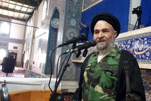 از امام‌ جمعه کفن‌پوش تا امامت با یونیفورم‌ نظامی