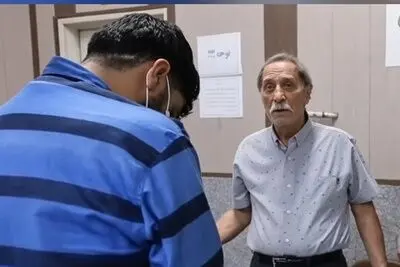 بزرگواری کم‌نظیر سیاوش طهمورث در مواجهه با دزد گوشی‌اش: «هرچقدر می‌خواستید به خودم می‌گفتید!»/ ویدئو
