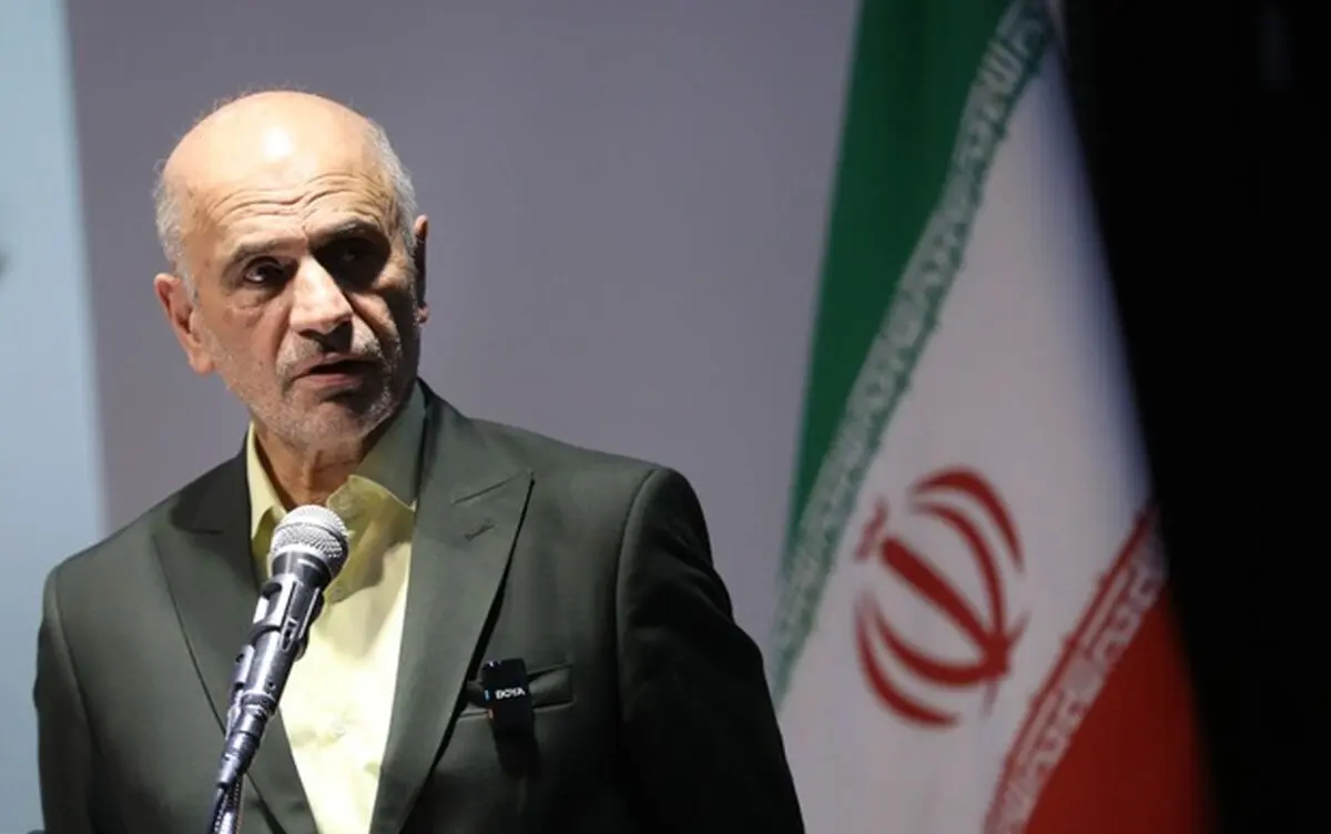 فرشاد مومنی: برای شوک جدید به قیمت حامل‌های انرژی برنامه‌ریزی کرده‌اند/سیاست‌های قیمتی به نام صرفه‌جویی، تشدید فقر و نابرابری است