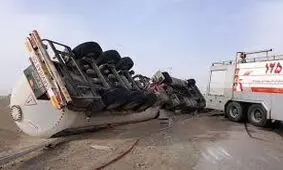 دو کشته در واژگونی تانکر سوخت و پراید