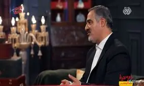 قاری قرآن و مجری برنامه‌ی مذهبی "محفل"، پسر دایی علیرضا قربانی، خواننده‌ی مشهور است