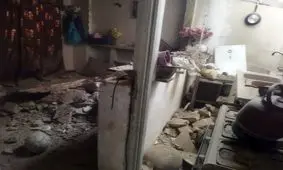 ریزش دیوار یک منزل مسکونی در قزوین